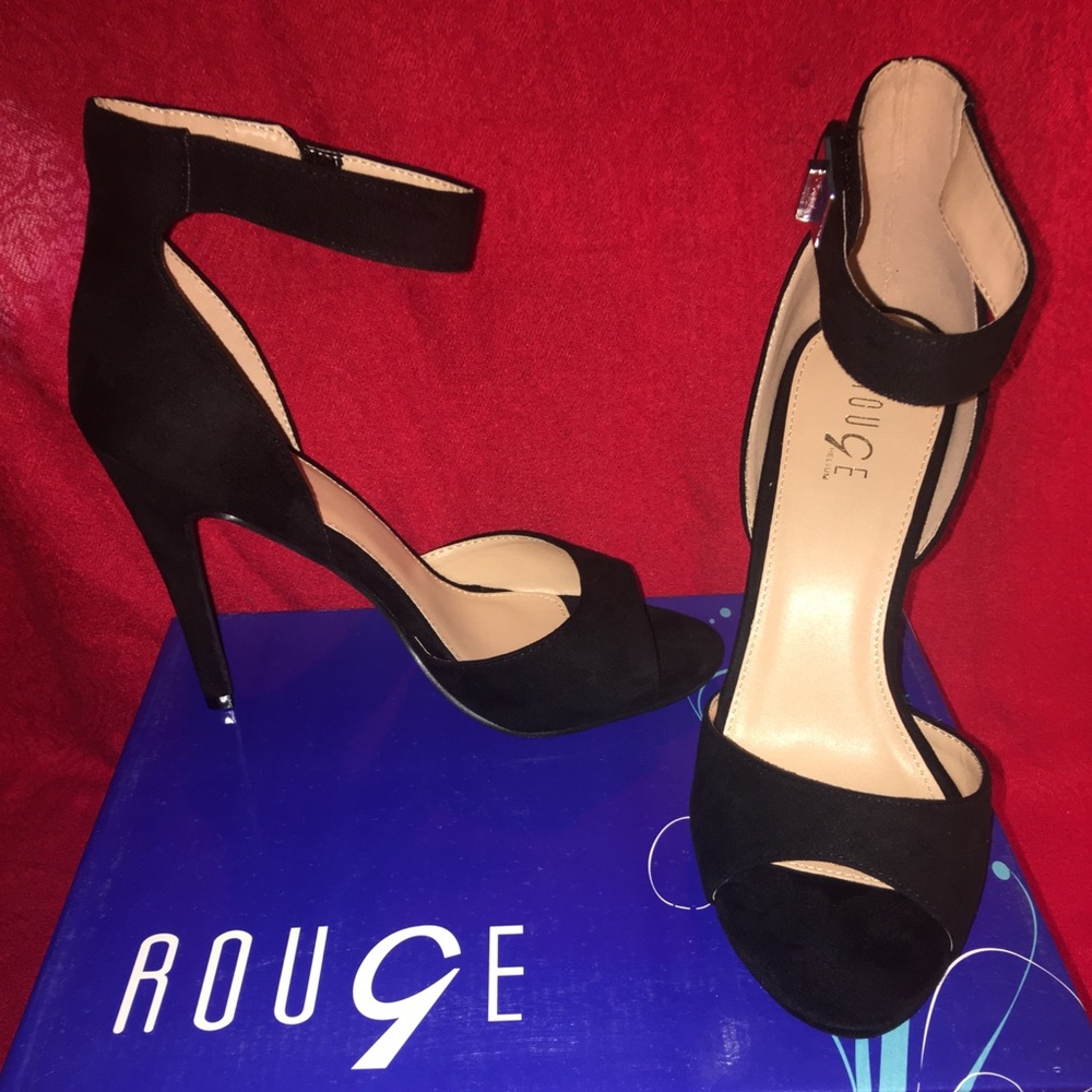 Rouge black suede sandals